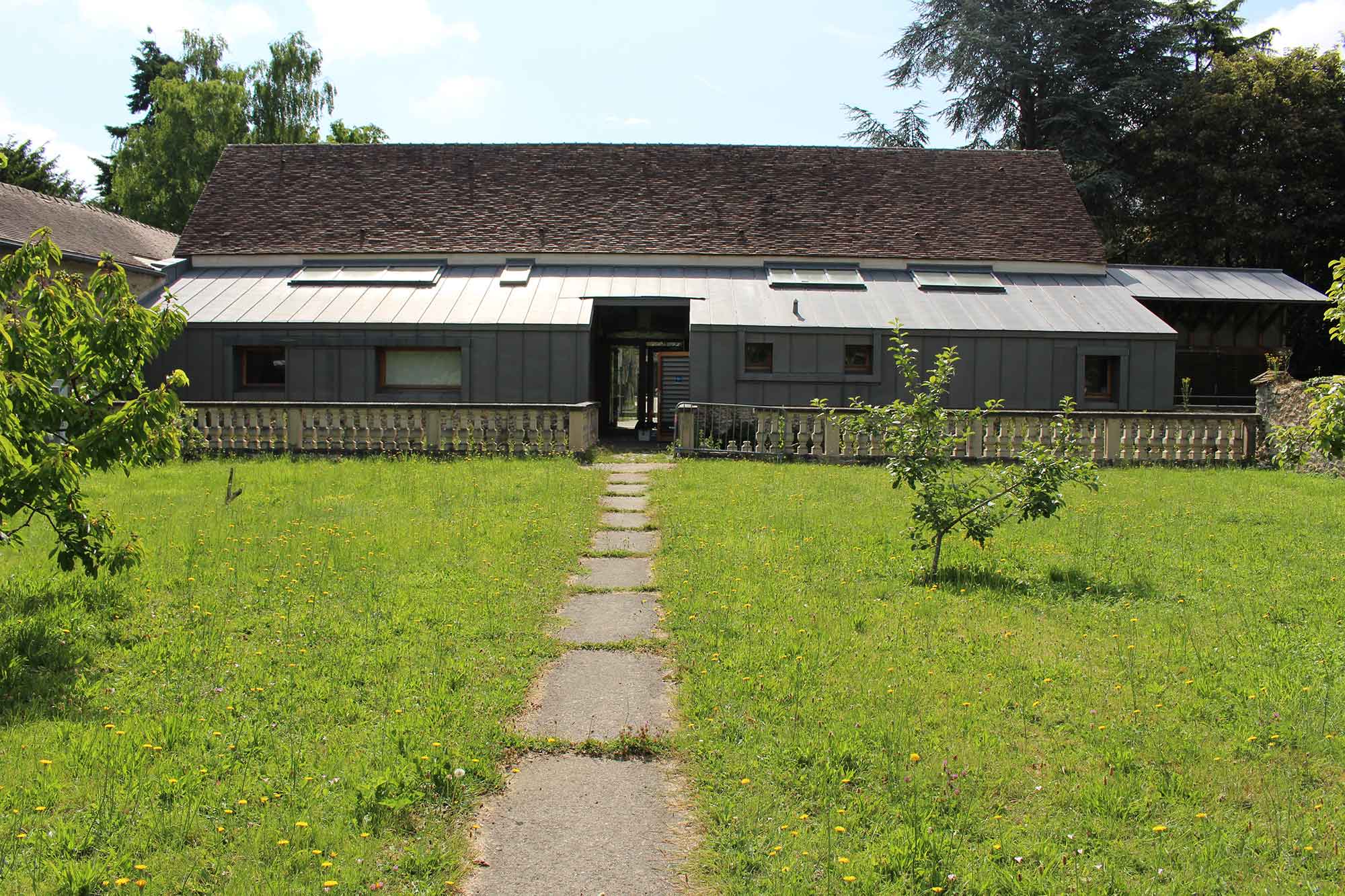 salle-des-Granges-extérieur-2